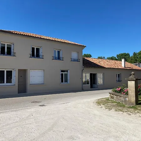 Konukevi Le Pressoir De Marsac (Charente)